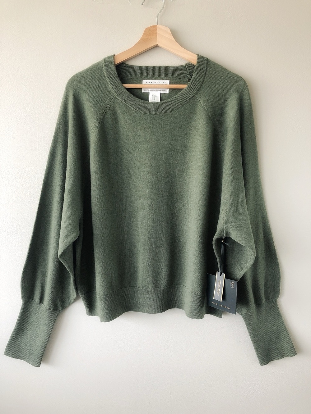 Max Studio 100% extra fine merino wool Olive Green Crewneck Sweater XL knit